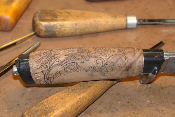 Выжигание на ручке ножа