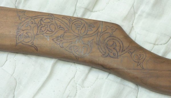 Топорище с резьбой по дереву