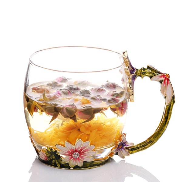 Чай в прозрачной чашке