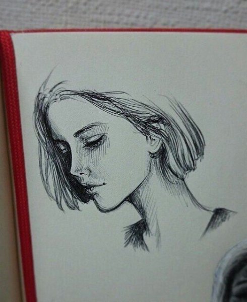 Лицо девушки ручкой