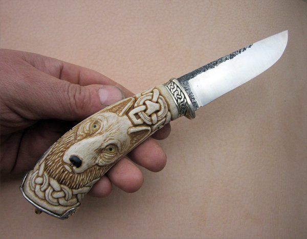 Нож с рукоятью в виде рыбы