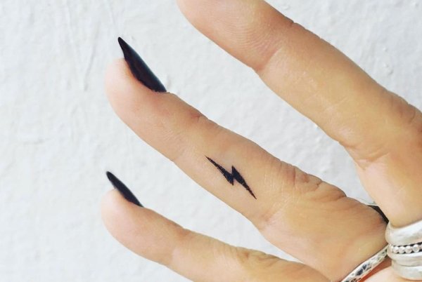 Маленькие тату подводкой