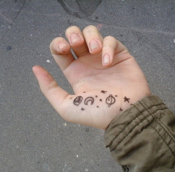 Прикольные татушки ручкой