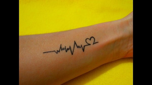 Лёгкие тату ручкой на руке