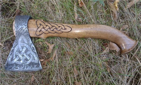 Топор для резьбы по дереву