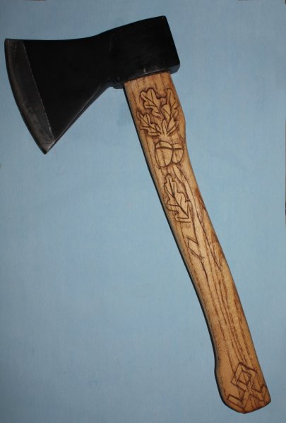 Выжигание на рукояти топора