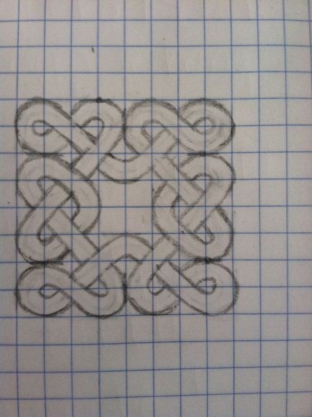 Кельтский узор на листе в клеточку