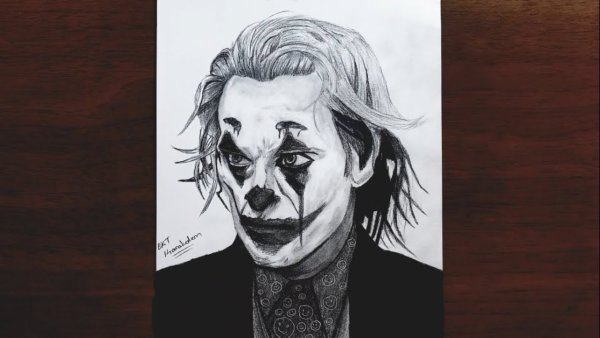 Джокер Феникс карандашом