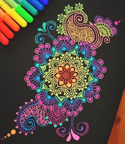 Мандала на черной бумаге