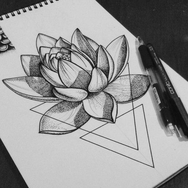 Тату Лотос эскизы дотворк