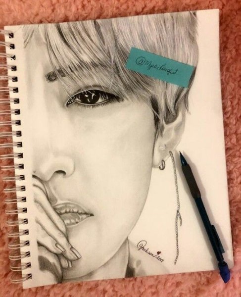 БТС скетчбук карандашом