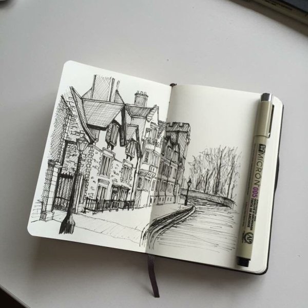 Рисунки черным цветом в скетчбуке