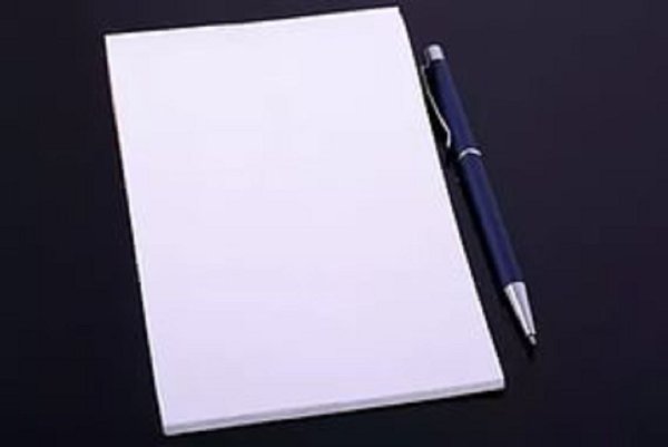 Лист бумаги и ручка