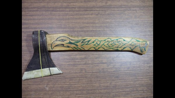 Выжигание на топоре