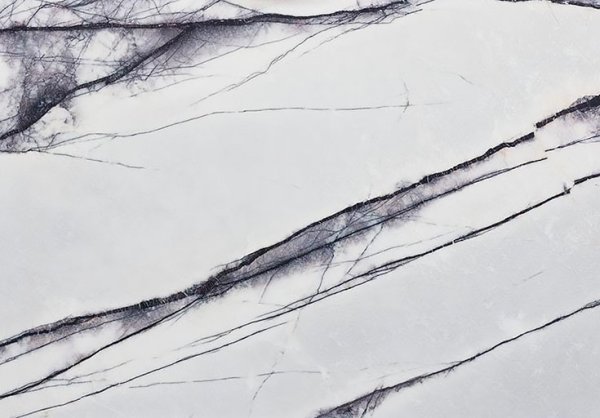 Мрамор с черными прожилками