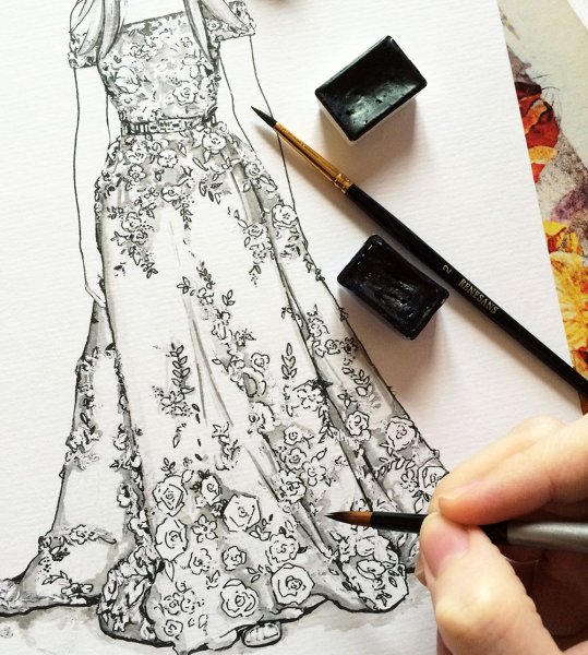 Зарисовки платьев дизайнеров