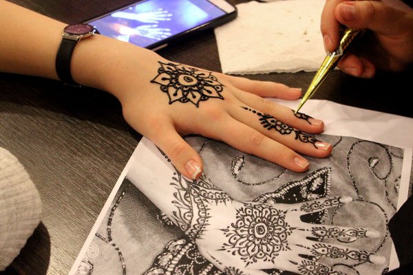 Временное тату мехенди