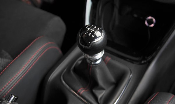 Kia Rio рычаг коробки передач механика