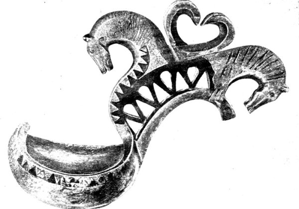 Рукояти ковшей с символами дневного и ночного пути солнца