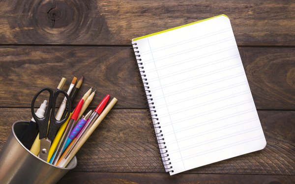 Тетрадки ручки карандаши