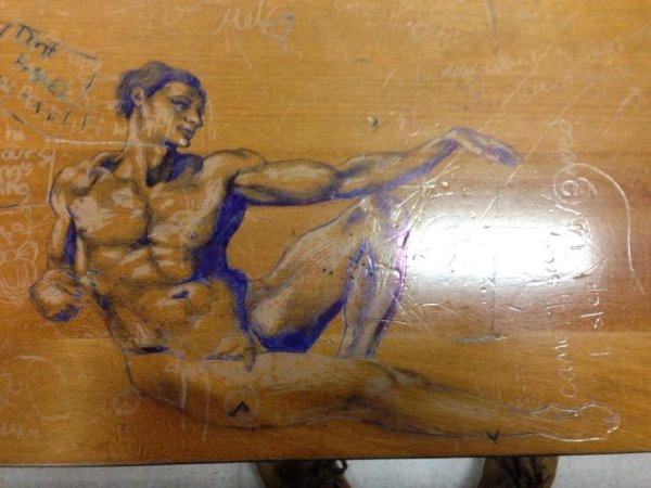 Рисунок парты в школе