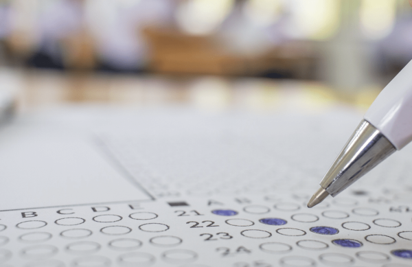 Блокнот с ручкой