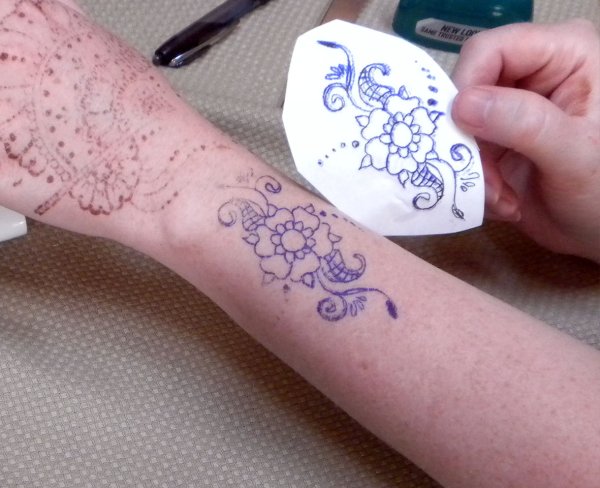 Прикольные татушки ручкой