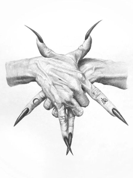 Рука скелета на руке