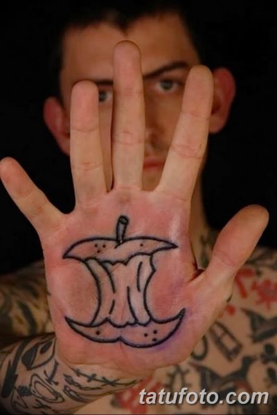 Тату на ладони