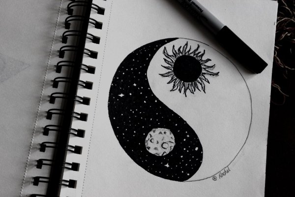 Инь Янь черной ручкой