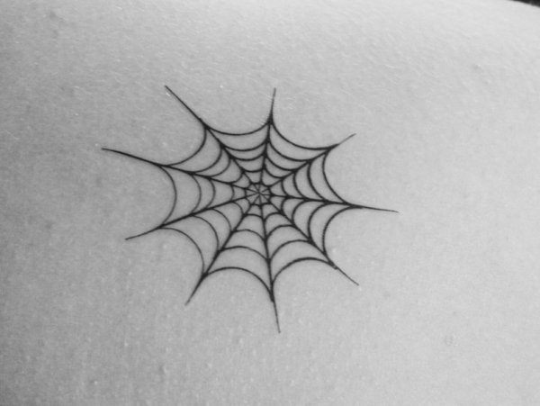Тату паутинка маленькая