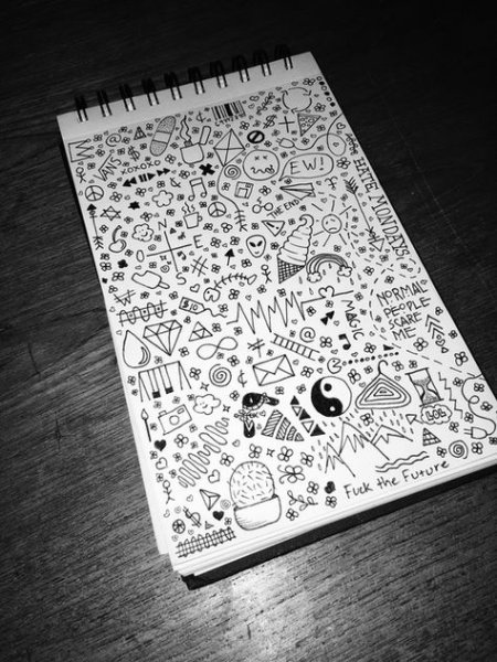 Маленькие рисуночки черной ручкой