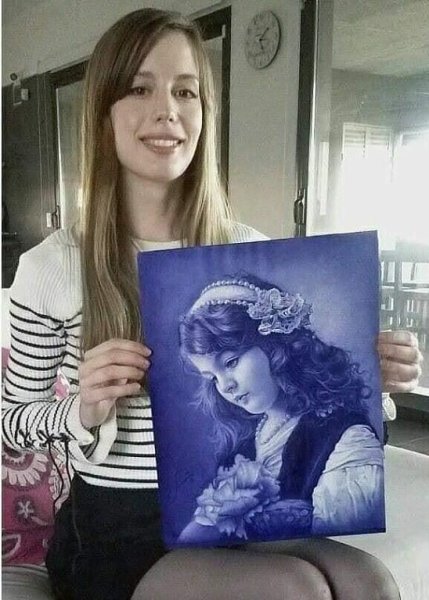 Нереальный рисунок шариковой ручкой