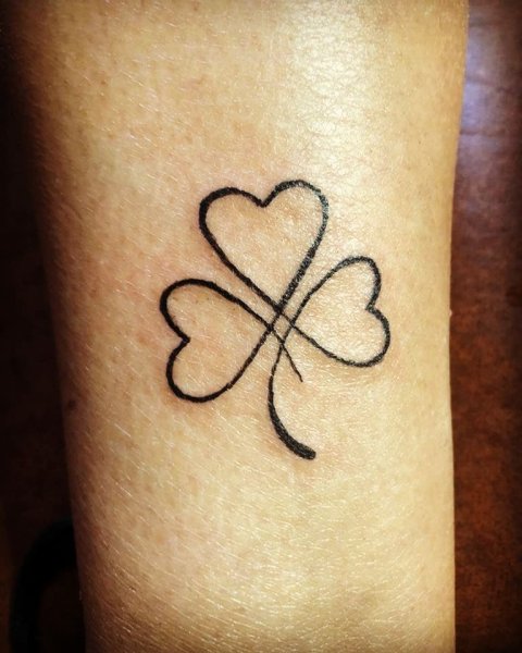 Клевер трилистник тату