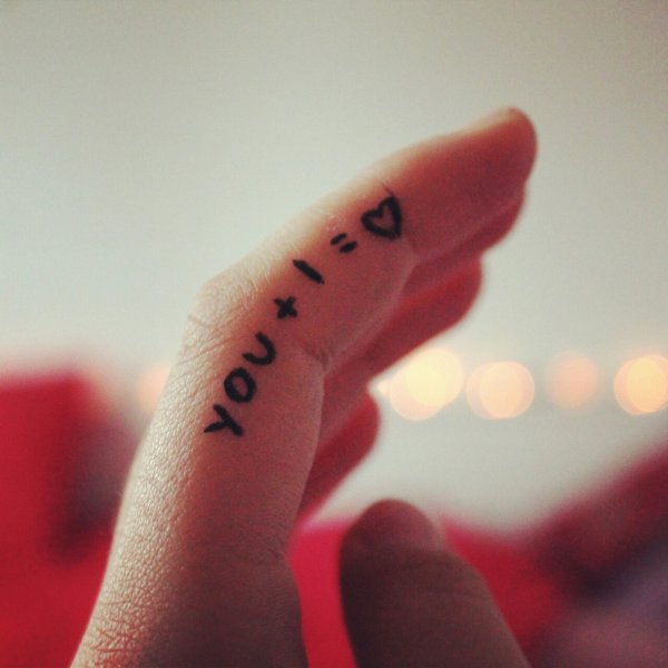 Тату на руке ручкой надписи