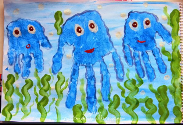 Рисунки из ладошек для детей