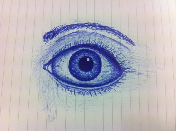 Глаз нарисованный ручкой