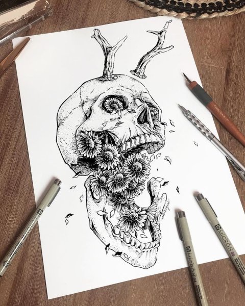 Череп черной ручкой