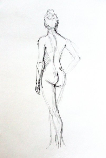 Фигура девушки набросок