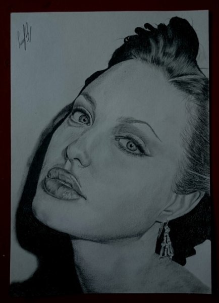 Губы Анджелины Джоли рисунок