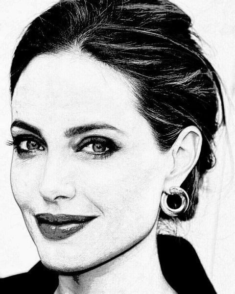 Анджелина Джоли Артэ