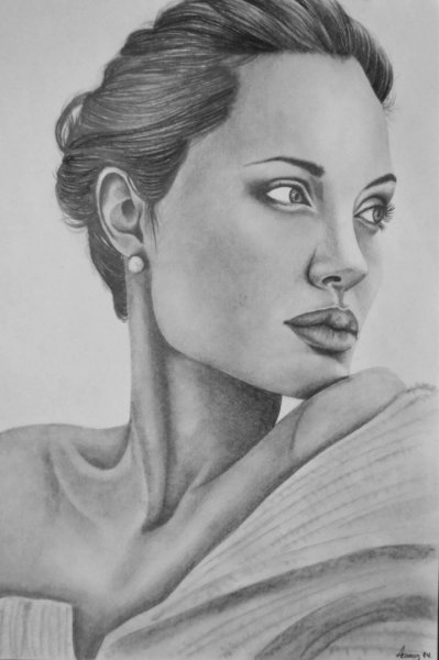 Анджелина Джоли портрет