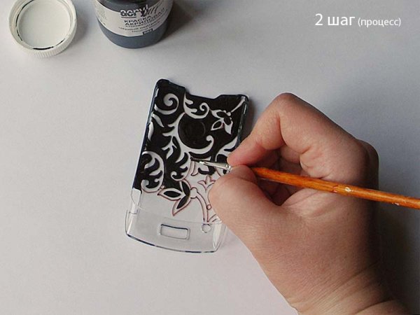 Рисунок на чехол для телефона акриловыми красками