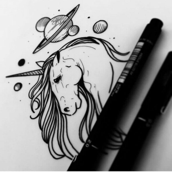 Единорог черной ручкой