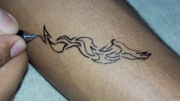Тату ручкой на коже