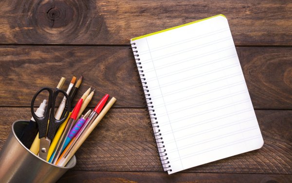 Тетрадки ручки карандаши