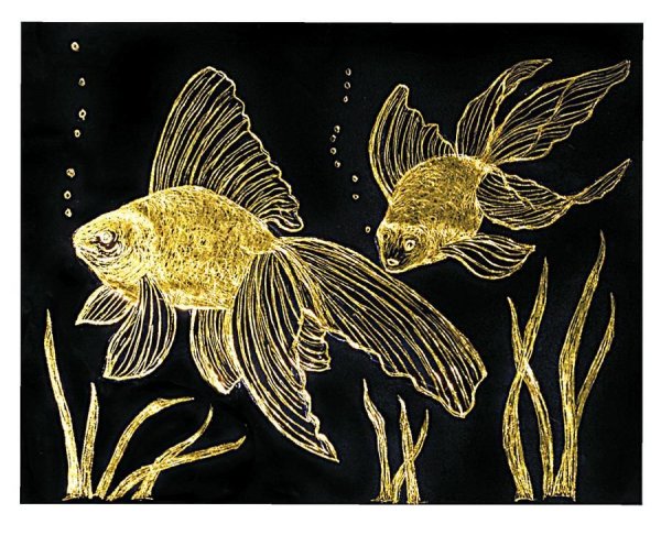 Золотая рыбка в технике граттаж