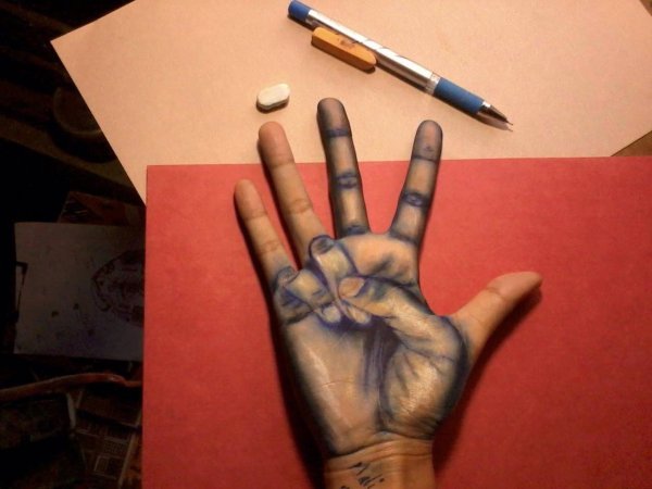 Рисование на руках ручкой