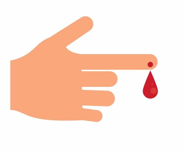 Маленькие тату на пальцах красный