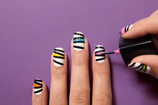 Ногти с полосками